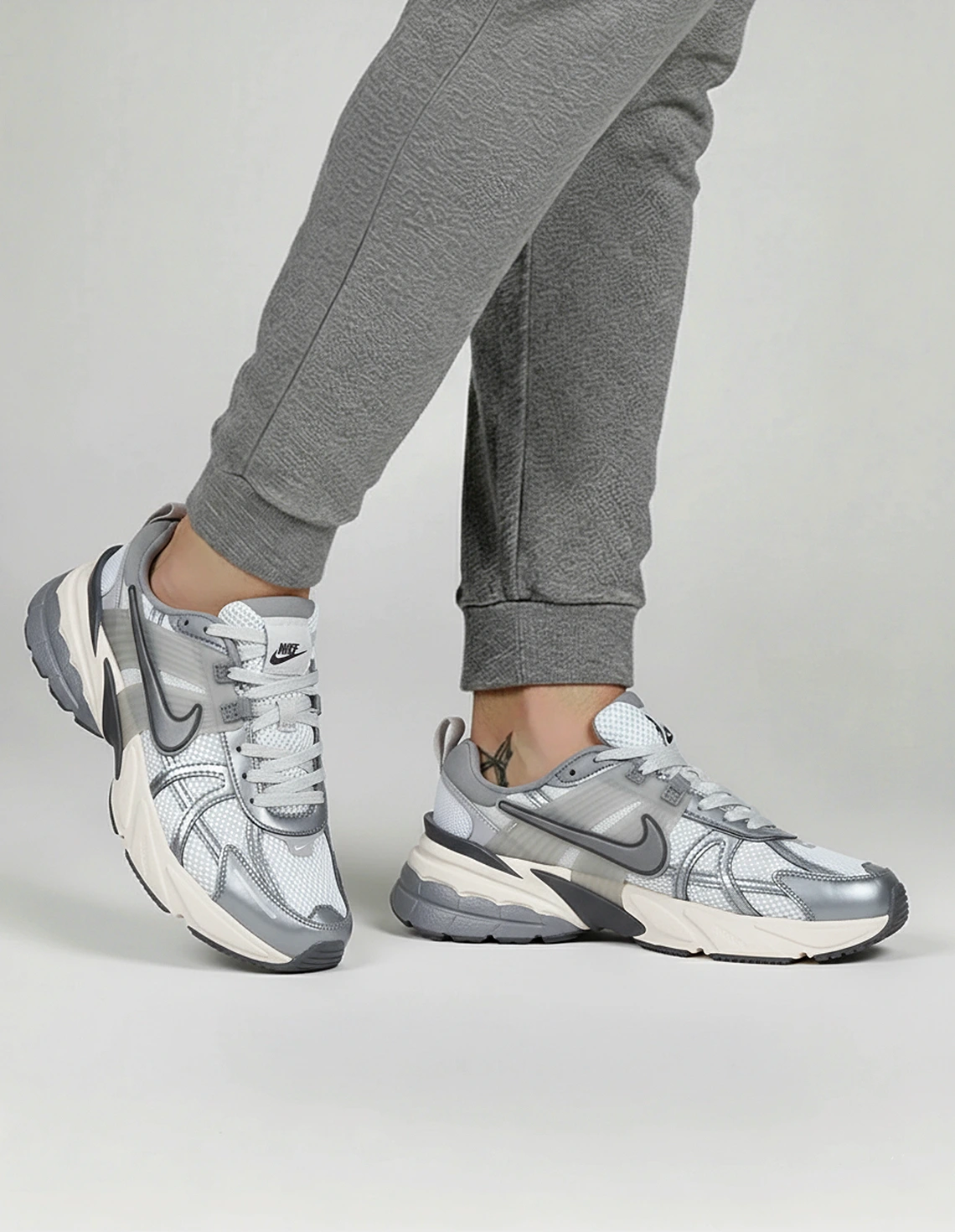 کفش دویدن مردانه نایک Nike V2K Run M