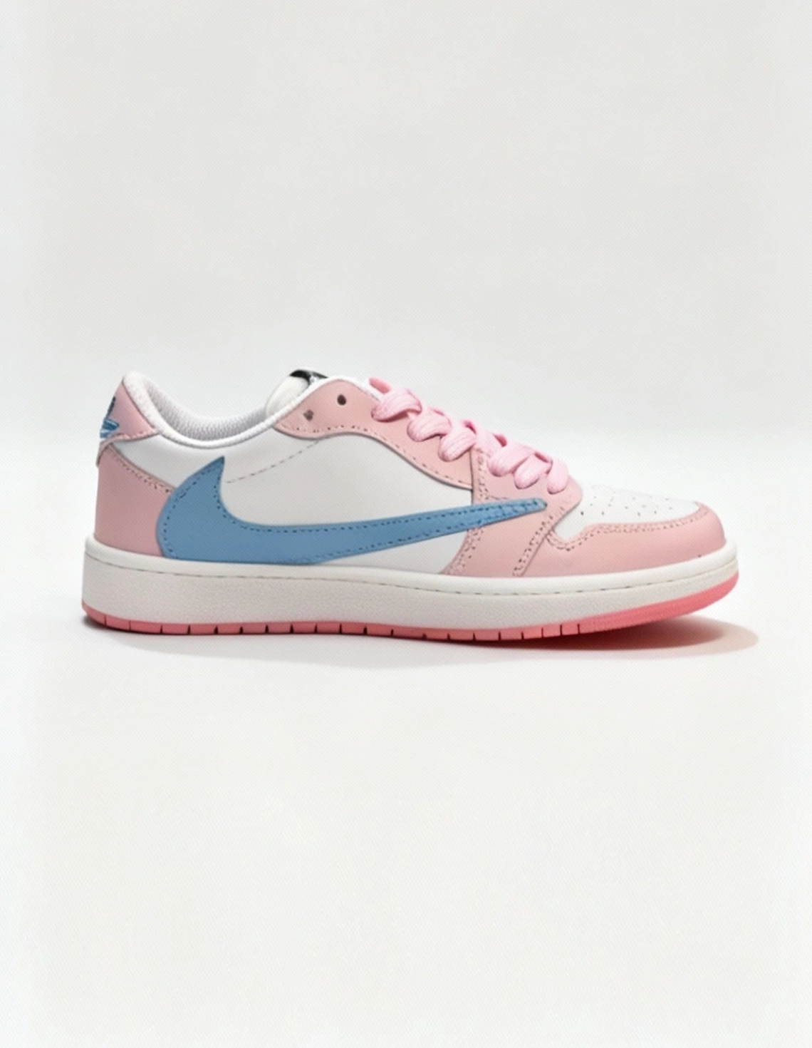کفش روزانه زنانه نایک Nike Jordan 1 Low Travis Scott W