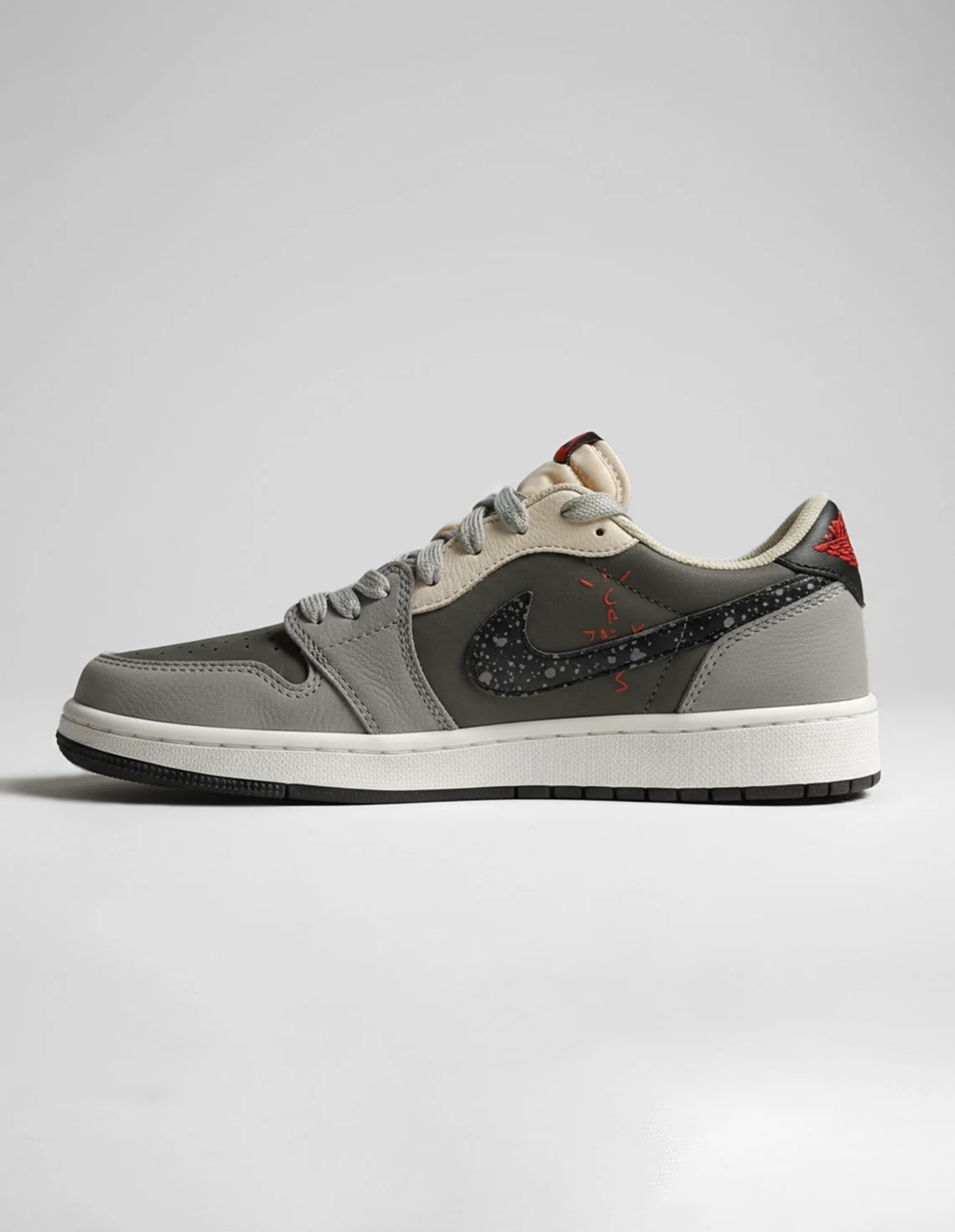 کفش روزانه مردانه نایک Nike Jordan 1 Low Travis Scott M
