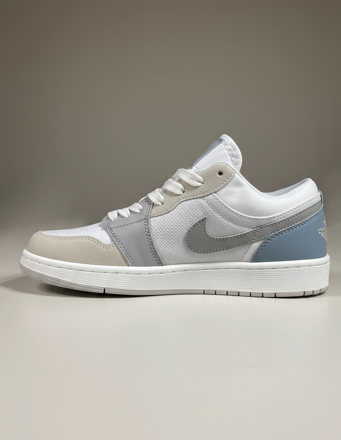 کفش روزانه مردانه نایک Nike Air Jordan 1 Low LX M